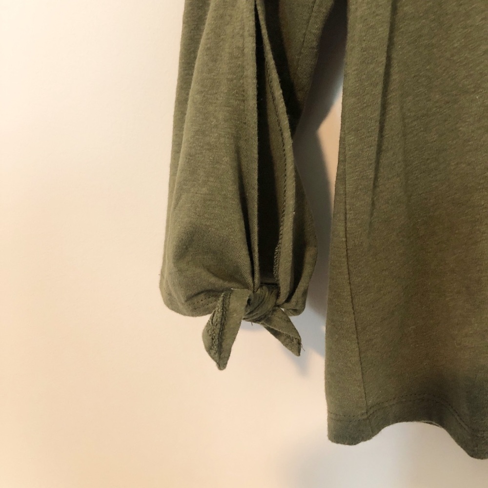 Old Navy Olive Green V Neck Tie Sleeve Top - Picture 3 of 6